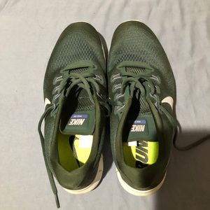 Nike Flex Run Shoes. Dark Green 10.5 barley used